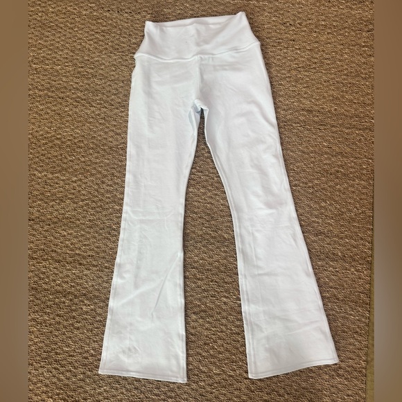 ALO Yoga White Flared Leggings - Picture 1 of 4
